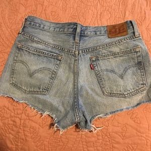 501 Levi denim shorts - size 26/27